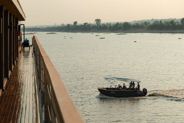 Aqua Mekong's 8-Day Mekong Expedition Downstream Day One - Returning to Boat