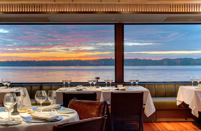 Dining room on Aqua Nera