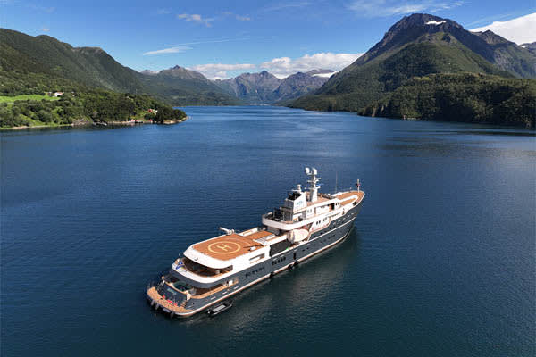 Aqua Lares - Zanzibar, Tanzania & The Coralline Seychelles: Zanzibar - Mahe - Day 1