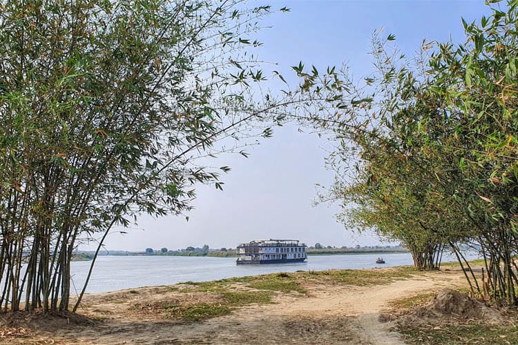 Rajmahal - Holy Ganges : Farakka - Patna - Day 9